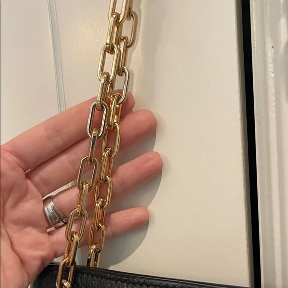 Tory Burch Black Leather Shoulder Bag with Gold Chain - Picture 4 of 7